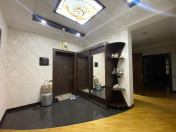 Satılır 4 otaqlı 175 m2 yeni tikili Gənclik m.