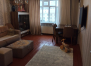 Satılır 2 otaqlı 63 m2 köhnə tikili Xalqlar Dostluğu m.