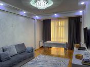 Satılır 3 otaqlı 100 m2 yeni tikili 28 May m.