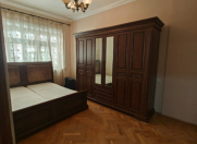 İcarəyə verilir 3 otaqlı 70 m2 köhnə tikili Gənclik m.