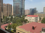 Satılır 4 otaqlı 110 m2 köhnə tikili Ağ şəhər