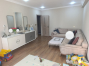 Satılır 3 otaqlı 95 m2 köhnə tikili Qara Qarayev m.