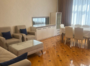 İcarəyə verilir 3 otaqlı 130 m2 yeni tikili Elmlər Akademiyası m.