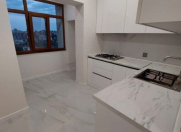 Satılır 3 otaqlı 85 m2 köhnə tikili Xalqlar Dostluğu m.