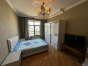 Satılır 4 otaqlı 165 m2 yeni tikili Dövlət Statistika Komitəsi