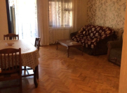 İcarəyə verilir 3 otaqlı 70 m2 köhnə tikili Port Baku