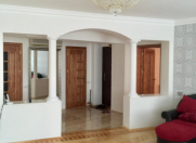 İcarəyə verilir 6 otaqlı 200 m2 köhnə tikili Şah İsmayıl Xətai m.