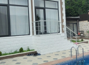 İcarəyə verilir 5 otaqlı 240 m2 bağ evi Quba