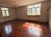 Satılır 3 otaqlı 82 m2 köhnə tikili Həzi Aslanov m.