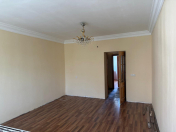 Satılır 3 otaqlı 80 m2 köhnə tikili Gənclik m.