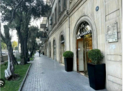 İcarəyə verilir 3 otaqlı 90 m2 köhnə tikili Qız Qalası