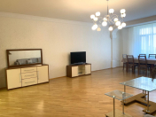 İcarəyə verilir 4 otaqlı 200 m2 yeni tikili Dövlət Statistika Komitəsi