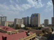 Satılır 4 otaqlı 105 m2 köhnə tikili Şah İsmayıl Xətai m.