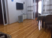 Satılır 2 otaqlı 60 m2 köhnə tikili Gənclik m.