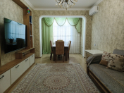 Satılır 4 otaqlı 110 m2 köhnə tikili Həzi Aslanov m.