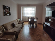 İcarəyə verilir 3 otaqlı 80 m2 köhnə tikili Elmlər Akademiyası m.