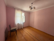 Satılır 3 otaqlı 60 m2 köhnə tikili Gənclik m.