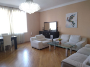 İcarəyə verilir 3 otaqlı 135 m2 yeni tikili Nizami m.