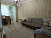 Satılır 4 otaqlı 120 m2 köhnə tikili Əhmədli m.