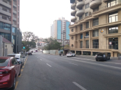 Satılır 2 otaqlı 100 m2 obyekt Nizami m.