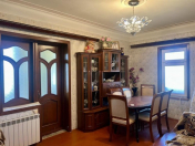 Satılır 3 otaqlı 70 m2 köhnə tikili Azadlıq prospekti m.