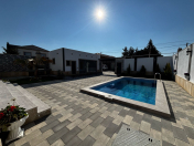 Satılır 4 otaqlı 180 m2 həyət evi Şüvəlan