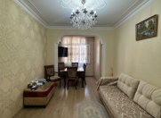 Satılır 2 otaqlı 60 m2 köhnə tikili Gənclik m.