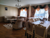 Satılır 4 otaqlı 120 m2 köhnə tikili Nizami r.