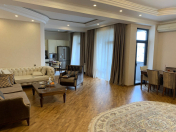 Satılır 4 otaqlı 205 m2 yeni tikili Gənclik m.