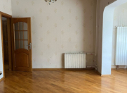 Satılır 3 otaqlı 104 m2 köhnə tikili Azadlıq prospekti m.