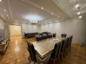 Satılır 4 otaqlı 185 m2 yeni tikili Gənclik m.