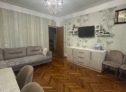 Satılır 2 otaqlı 70 m2 köhnə tikili Əhmədli m.