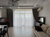 Satılır 4 otaqlı 160 m2 yeni tikili Gənclik m.
