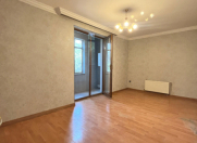 Satılır 3 otaqlı 80 m2 köhnə tikili Gənclik m.