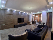 Satılır 4 otaqlı 240 m2 yeni tikili 28 May m.