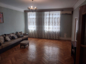 İcarəyə verilir 3 otaqlı 110 m2 yeni tikili Şah İsmayıl Xətai m.