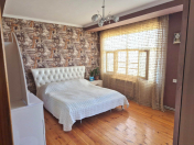 Satılır 4 otaqlı 110 m2 köhnə tikili İnşaatçılar m.