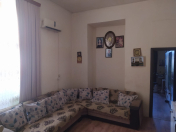 Satılır 3 otaqlı 70 m2 köhnə tikili 28 May m.