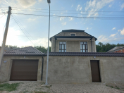 İcarəyə verilir 8 otaqlı 300 m2 villa Qusar