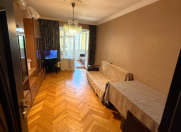 Satılır 3 otaqlı 65 m2 köhnə tikili Yasamal r.