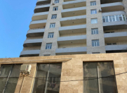 Satılır 4 otaqlı 185 m2 yeni tikili Elmlər Akademiyası m.