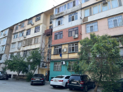 İcarəyə verilir 3 otaqlı 90 m2 köhnə tikili Memar Əcəmi m.