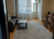 İcarəyə verilir 3 otaqlı 80 m2 köhnə tikili Şah İsmayıl Xətai m.