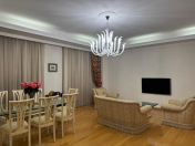 Satılır 4 otaqlı 185 m2 yeni tikili 28 May m.