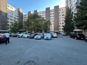 Satılır 4 otaqlı 100 m2 köhnə tikili Ayna Sultanova heykəli