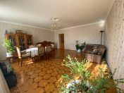 Satılır 3 otaqlı 105 m2 köhnə tikili İnşaatçılar m.