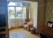 Satılır 2 otaqlı 70 m2 köhnə tikili Yasamal r.