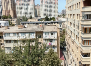 Satılır 3 otaqlı 90 m2 köhnə tikili Elmlər Akademiyası m.
