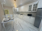 İcarəyə verilir 2 otaqlı 98 m2 yeni tikili 28 May m.