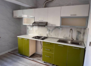 Satılır 4 otaqlı 100 m2 köhnə tikili Gənclik m.